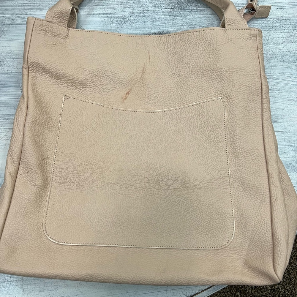 Giorgia Milani beige leather handbag.